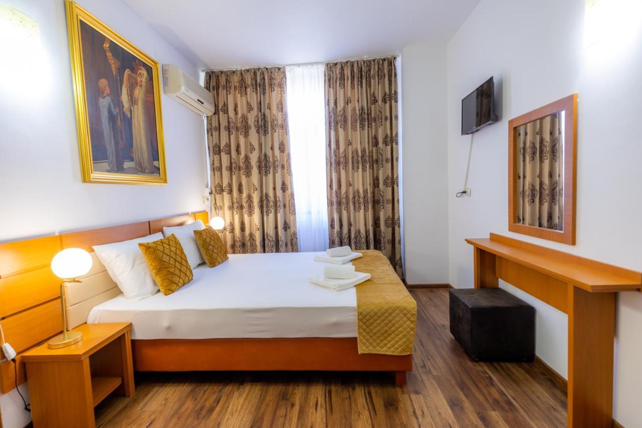 בוקרשט Hotel Sir Lujerului מראה חיצוני תמונה