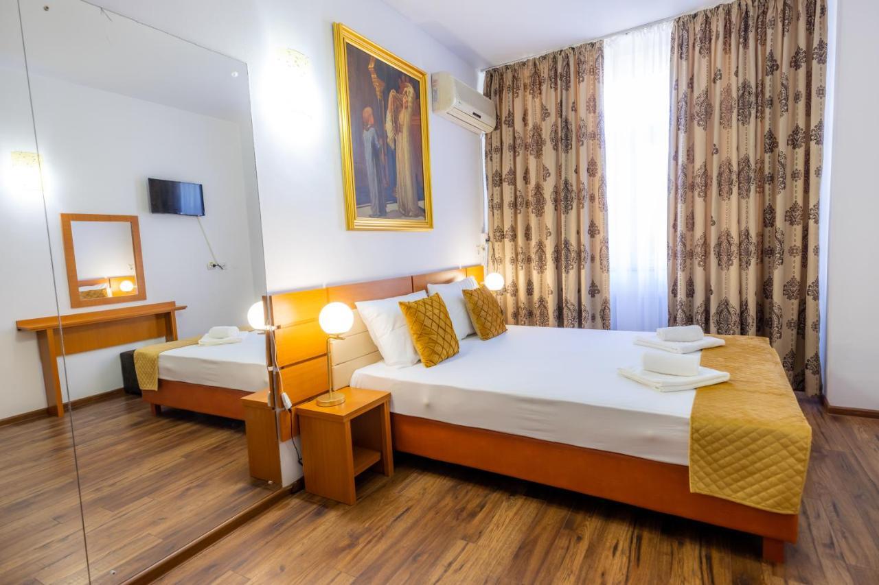 בוקרשט Hotel Sir Lujerului מראה חיצוני תמונה