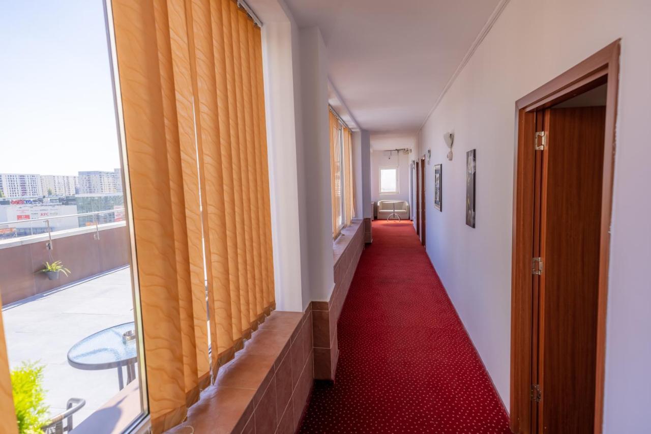 בוקרשט Hotel Sir Lujerului מראה חיצוני תמונה