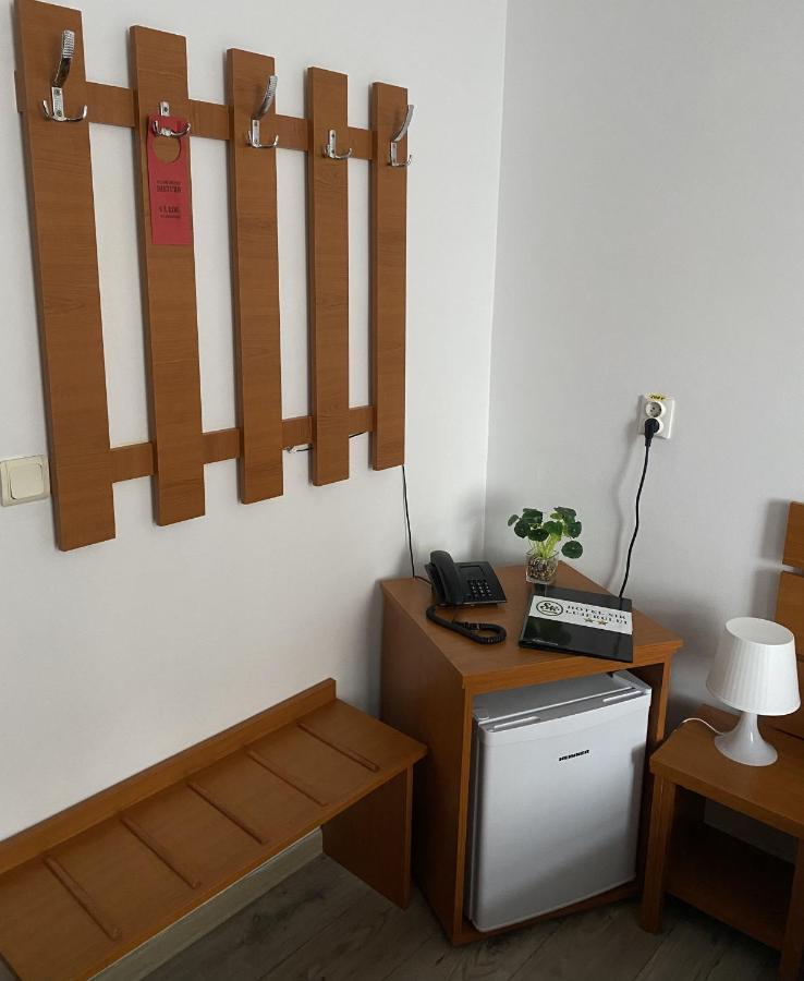 בוקרשט Hotel Sir Lujerului מראה חיצוני תמונה