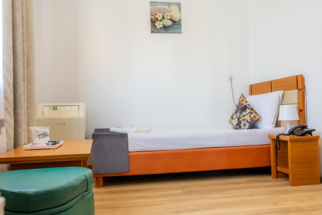 בוקרשט Hotel Sir Lujerului מראה חיצוני תמונה