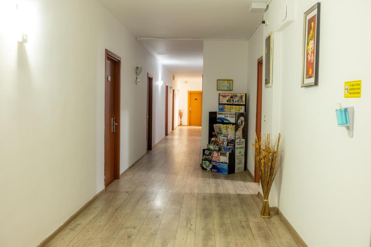 בוקרשט Hotel Sir Lujerului מראה חיצוני תמונה