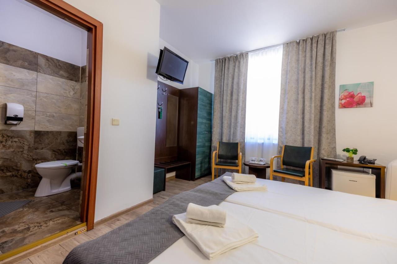 בוקרשט Hotel Sir Lujerului מראה חיצוני תמונה