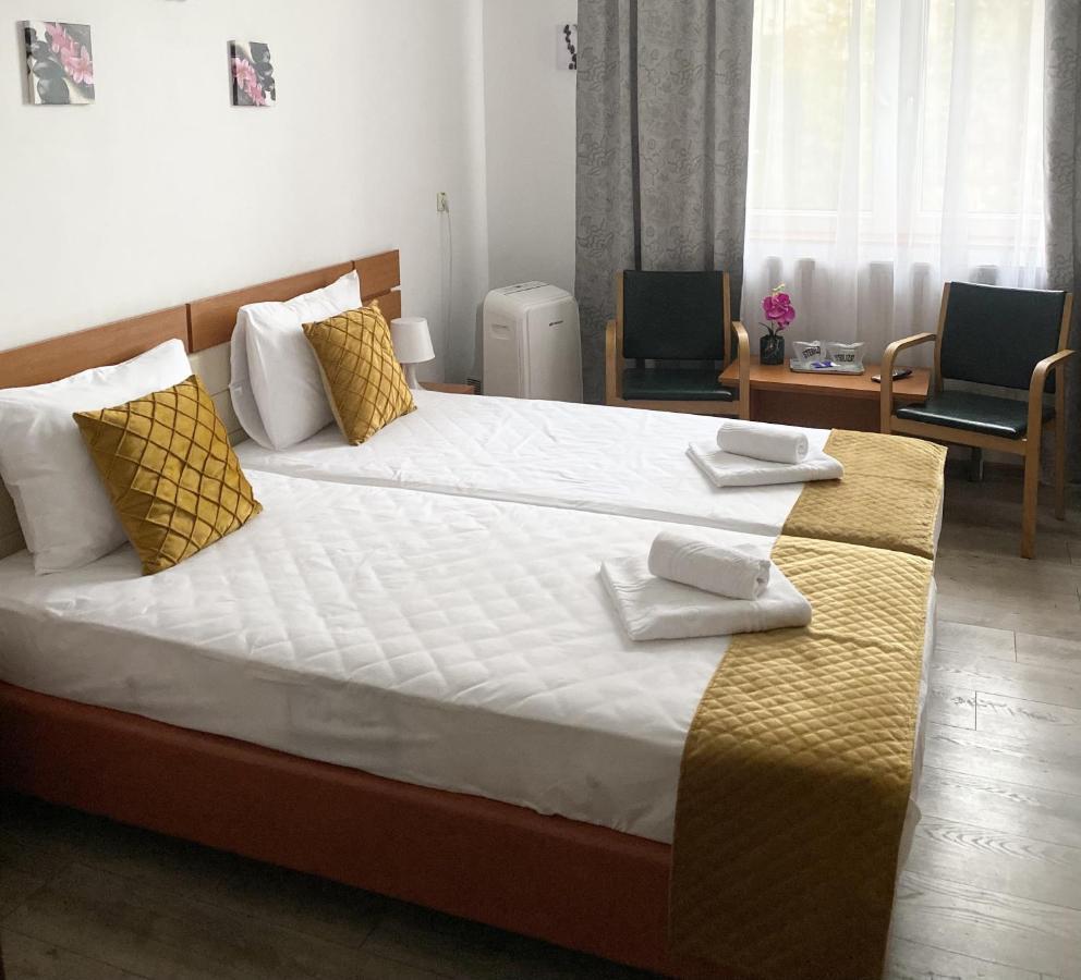 בוקרשט Hotel Sir Lujerului מראה חיצוני תמונה