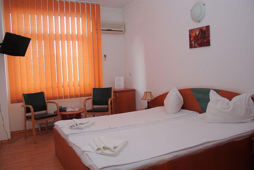 בוקרשט Hotel Sir Lujerului מראה חיצוני תמונה